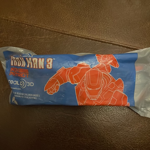 Marvel Avengers RealD 3D glasses - Picture 8 of 9